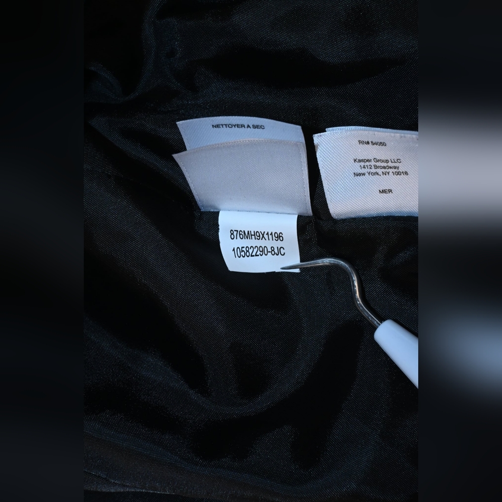 Black Label By Evan Picone of Kasper Group LLC, New York Black & White Blazer 8 - Picture 14 of 16